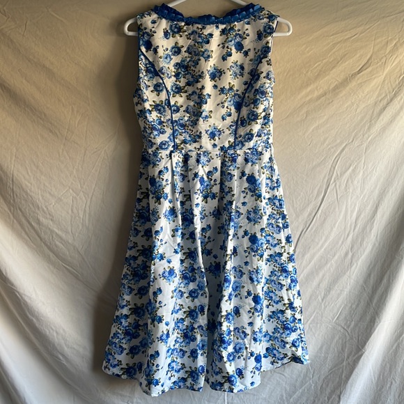 Floral Clearlove dress in blue, white and green - Picture 6 of 9